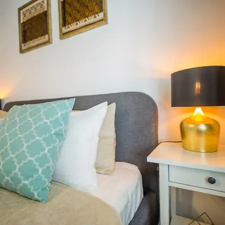 Uptown Apartamento *